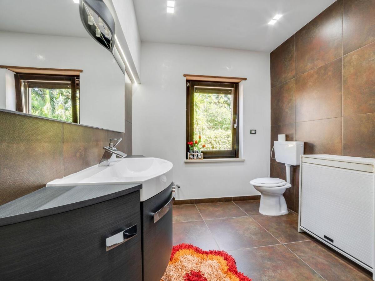 Belvilla By Oyo Modern Villa In Nissoria With Pool Ngoại thất bức ảnh