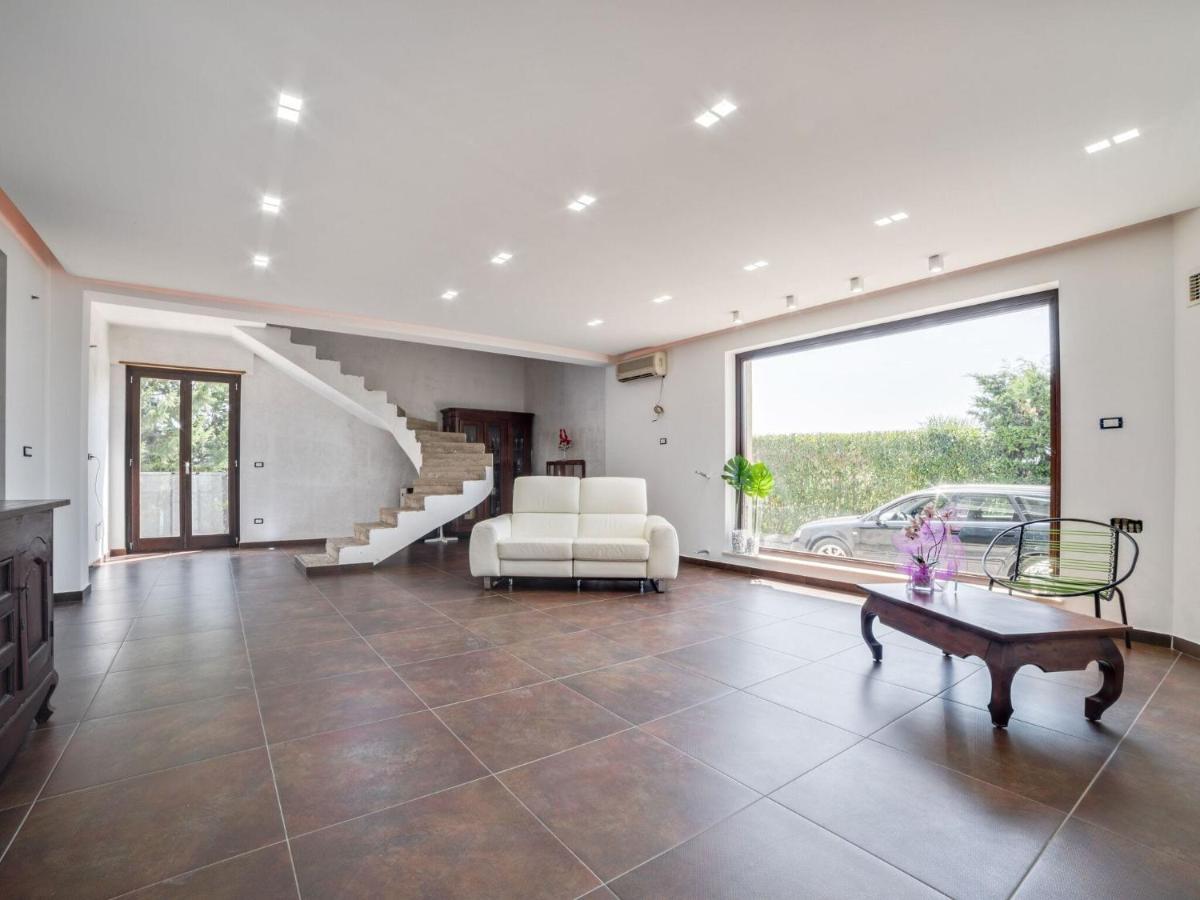 Belvilla By Oyo Modern Villa In Nissoria With Pool Ngoại thất bức ảnh