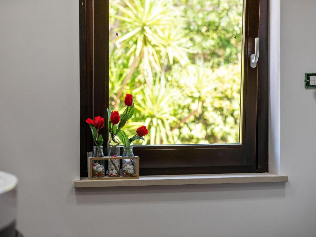 Belvilla By Oyo Modern Villa In Nissoria With Pool Ngoại thất bức ảnh